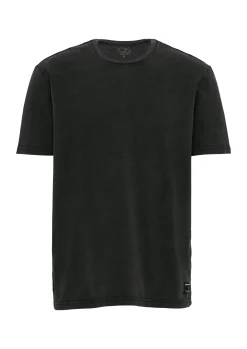 Basic T-Shirt