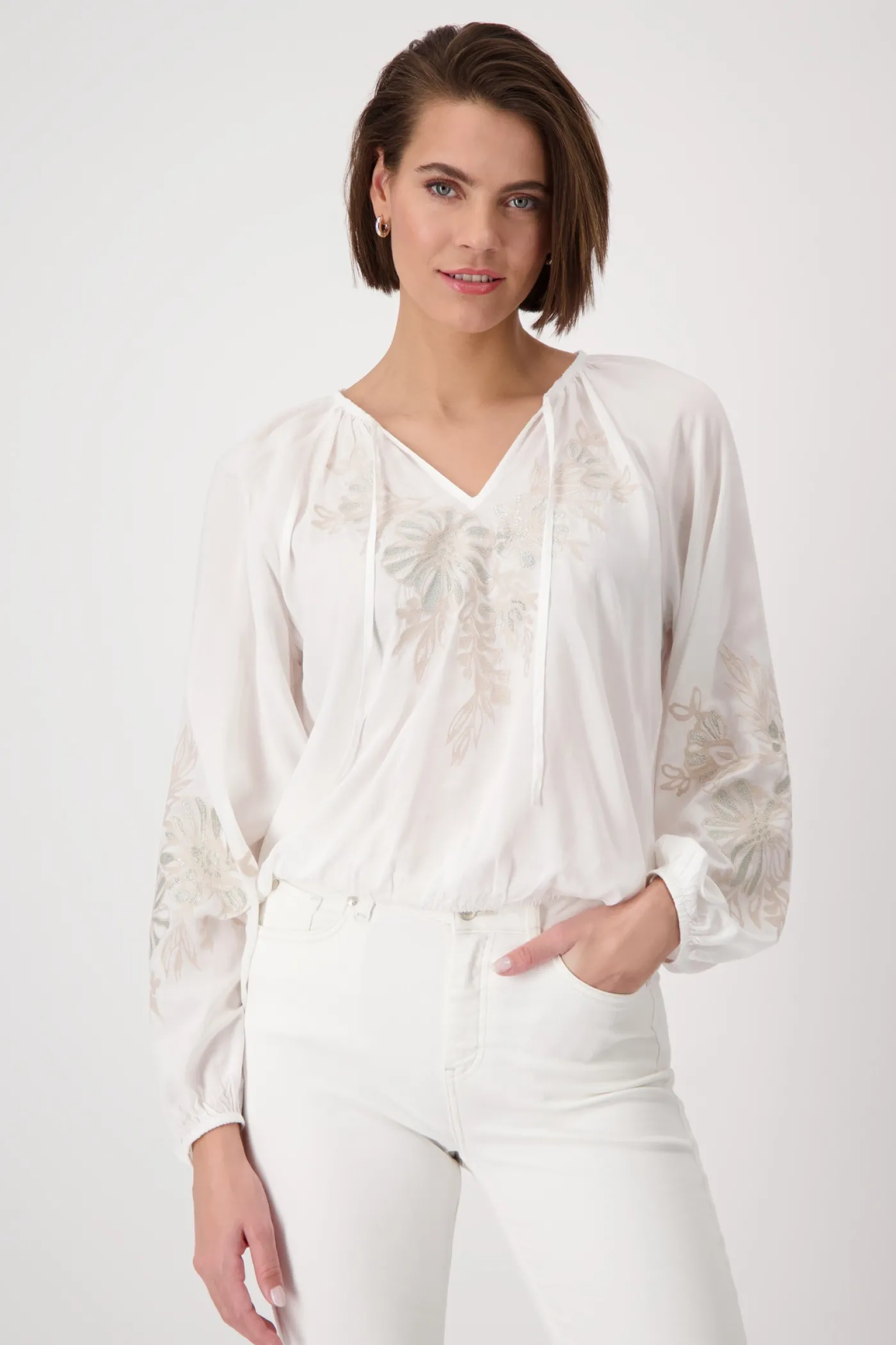Bluse mit Stickerei