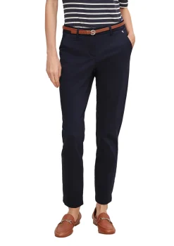 Chino mit Gürtel