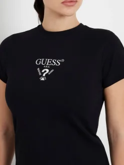 Eng geschnittenes T-Shirt