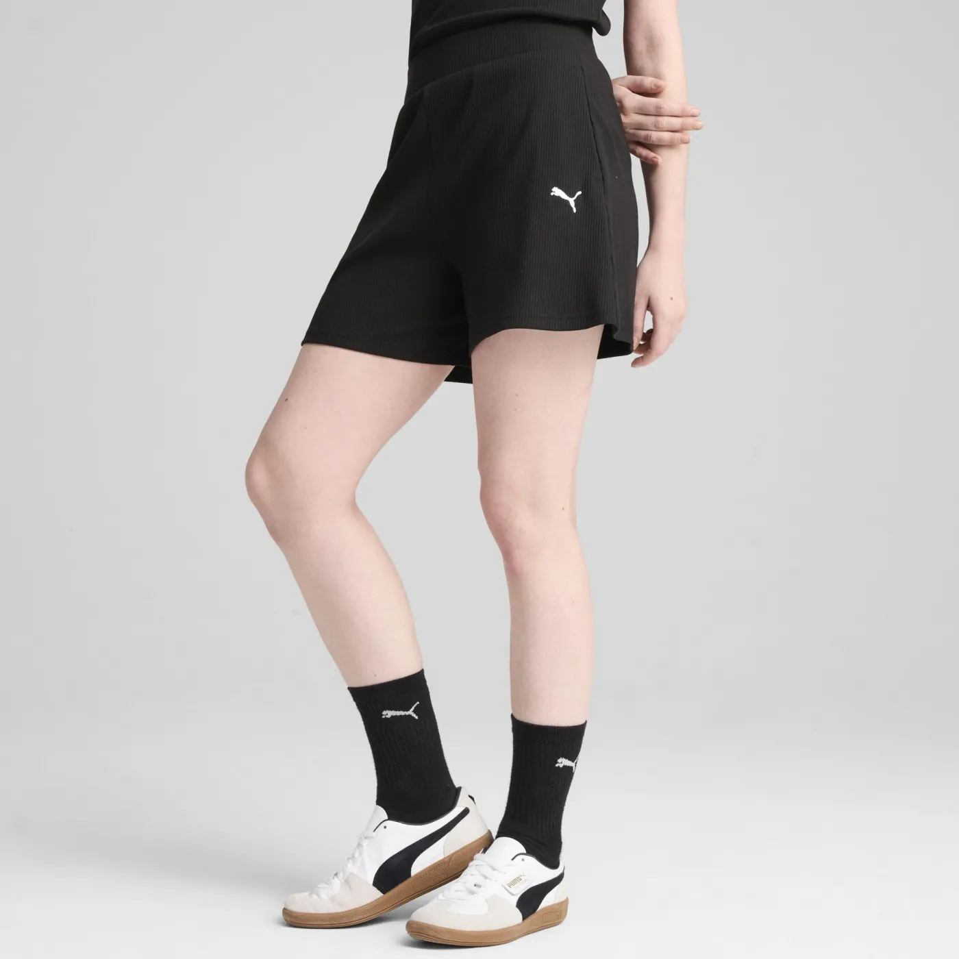 ESS ELEVATED Gerippte 5 Shorts mit hohem Bund
