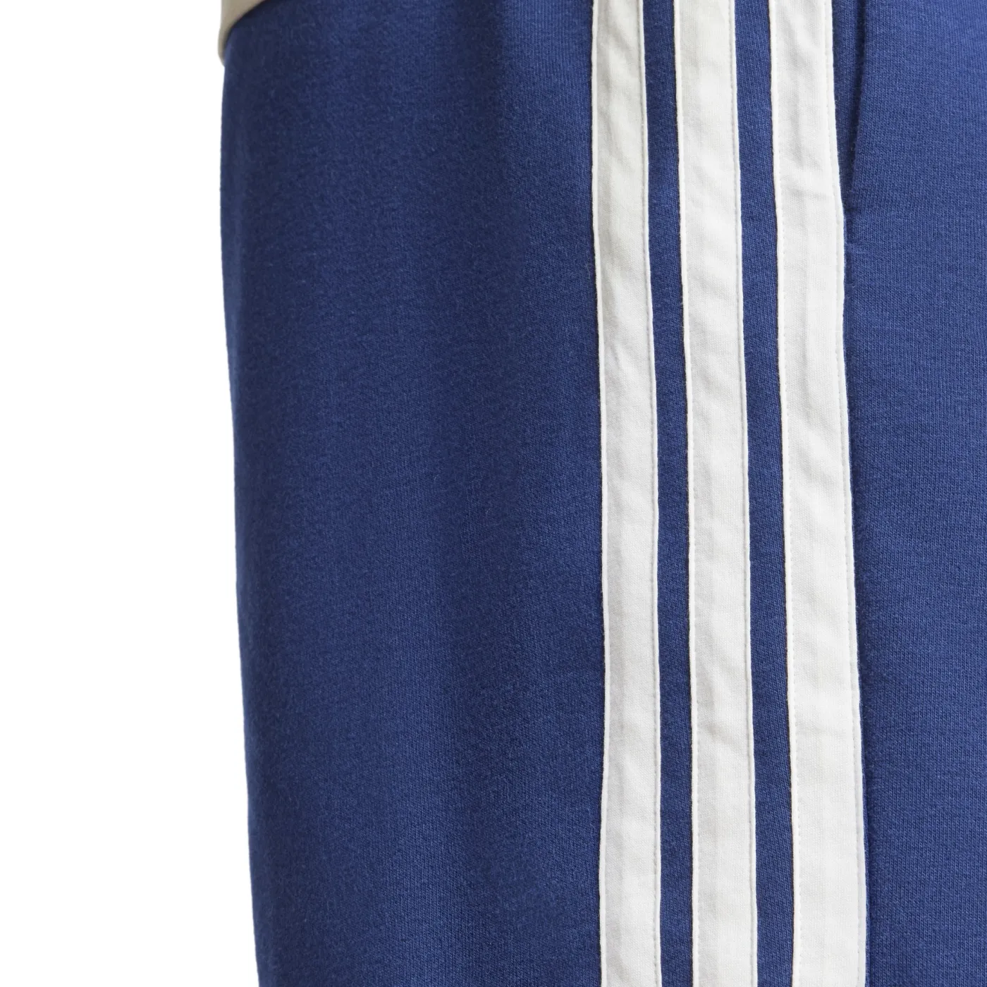 Essentials 3-Streifen French Terry Shorts