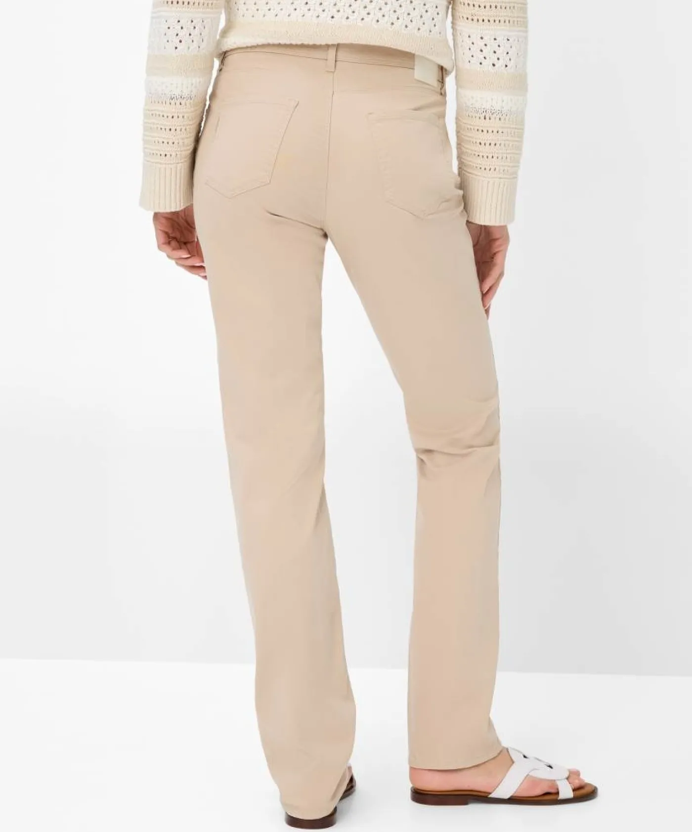Hose im Feminine Fit