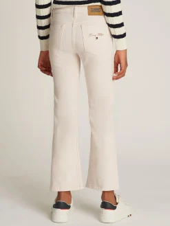 Jeans mit ausgestelltem Bein