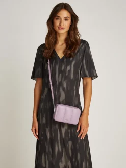 LINE QUILT CROSSBODYTASCHE