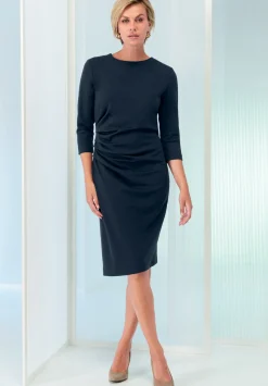 Modernes Jerseykleid mit Rundhalsausschnitt