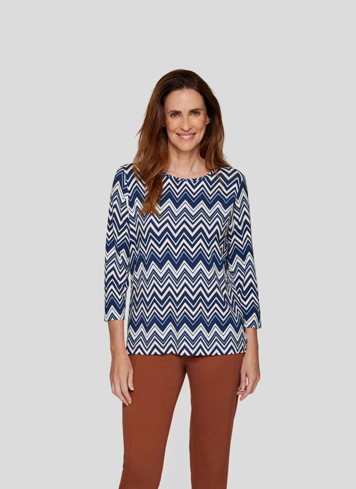 Modernes Shirt mit Zickzack-Muster