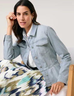 Modische Jeansjacke