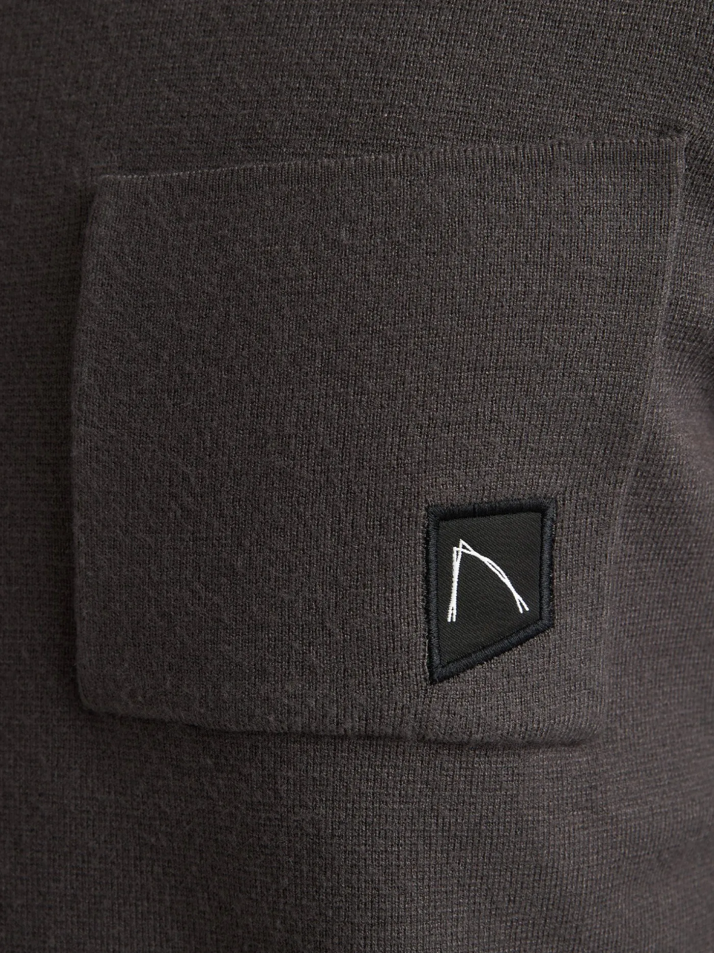 Oscar Round Pullover