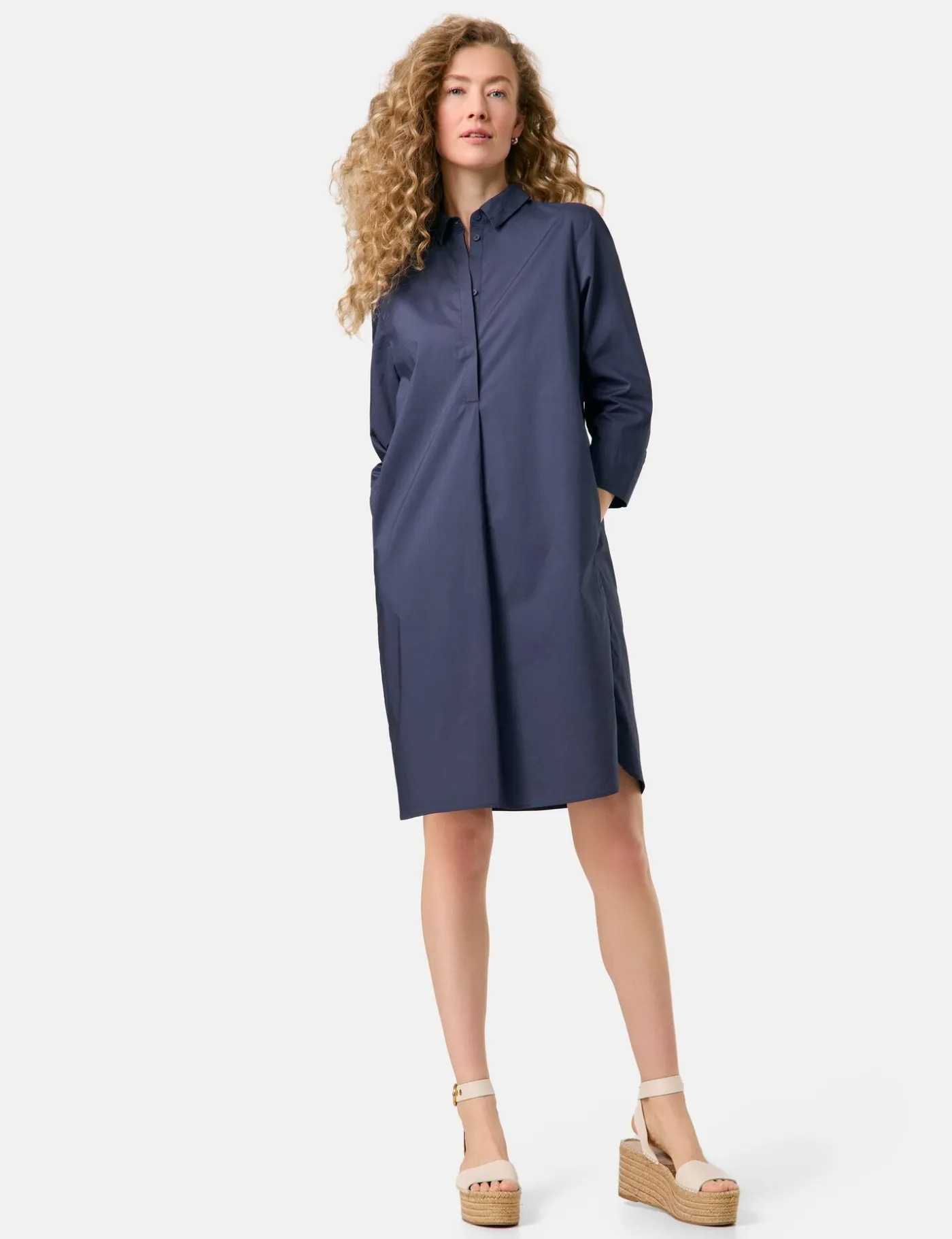 Schlichtes Blusenkleid