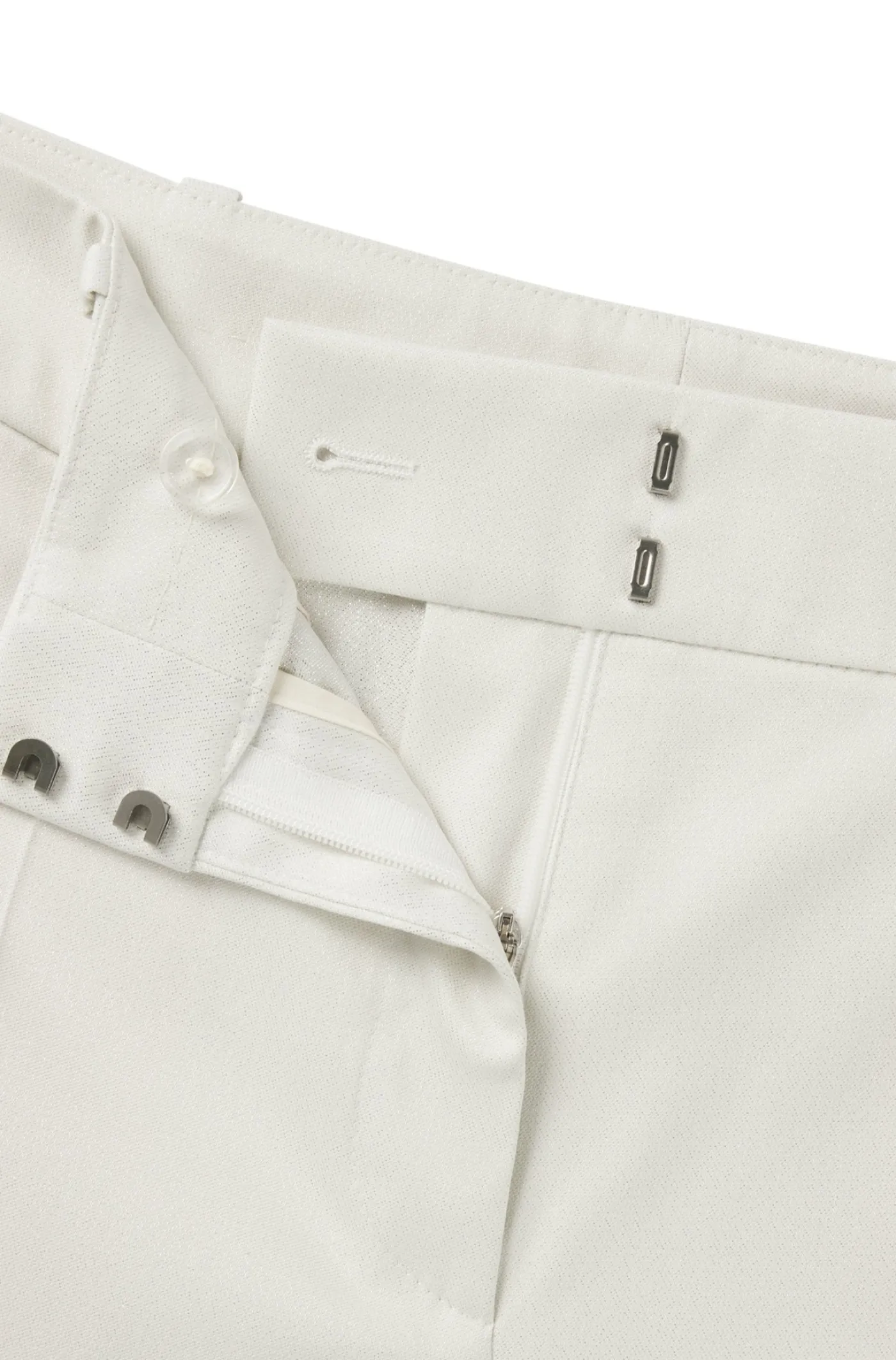 Slim-Fit Hose aus schimmerndem Gewebe