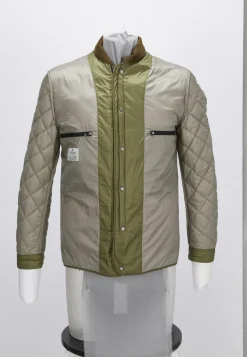 Steppjacke mit leicht tailliertem Schnitt