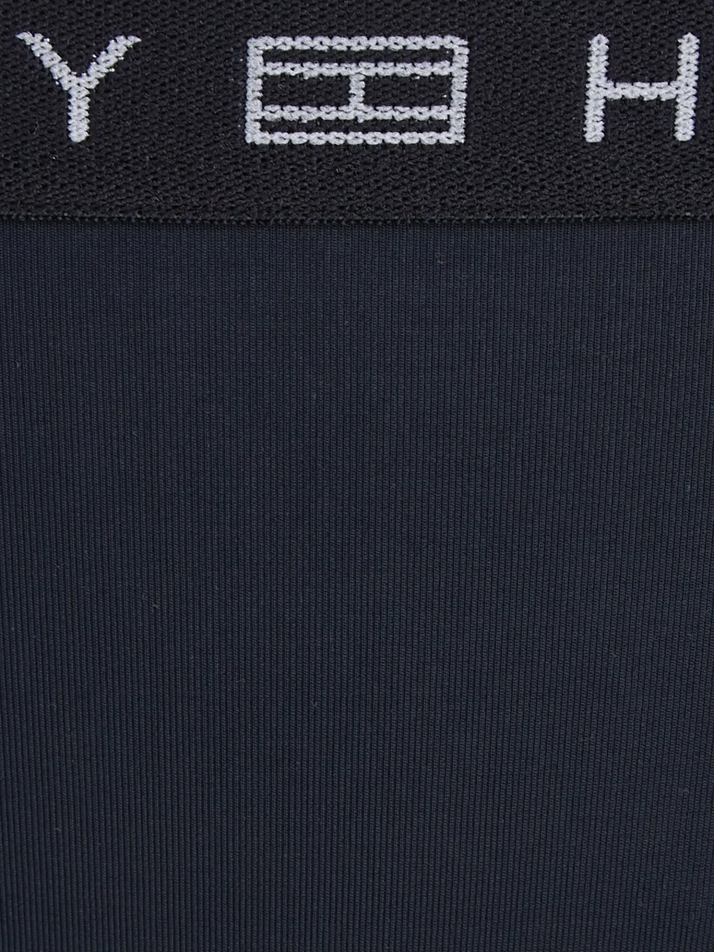 String mit Spitze und gleichfarbigem Logo