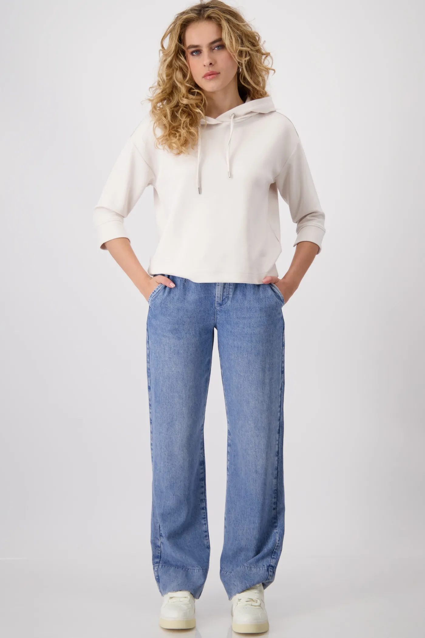 Sweatshirt mit Schmuckkette