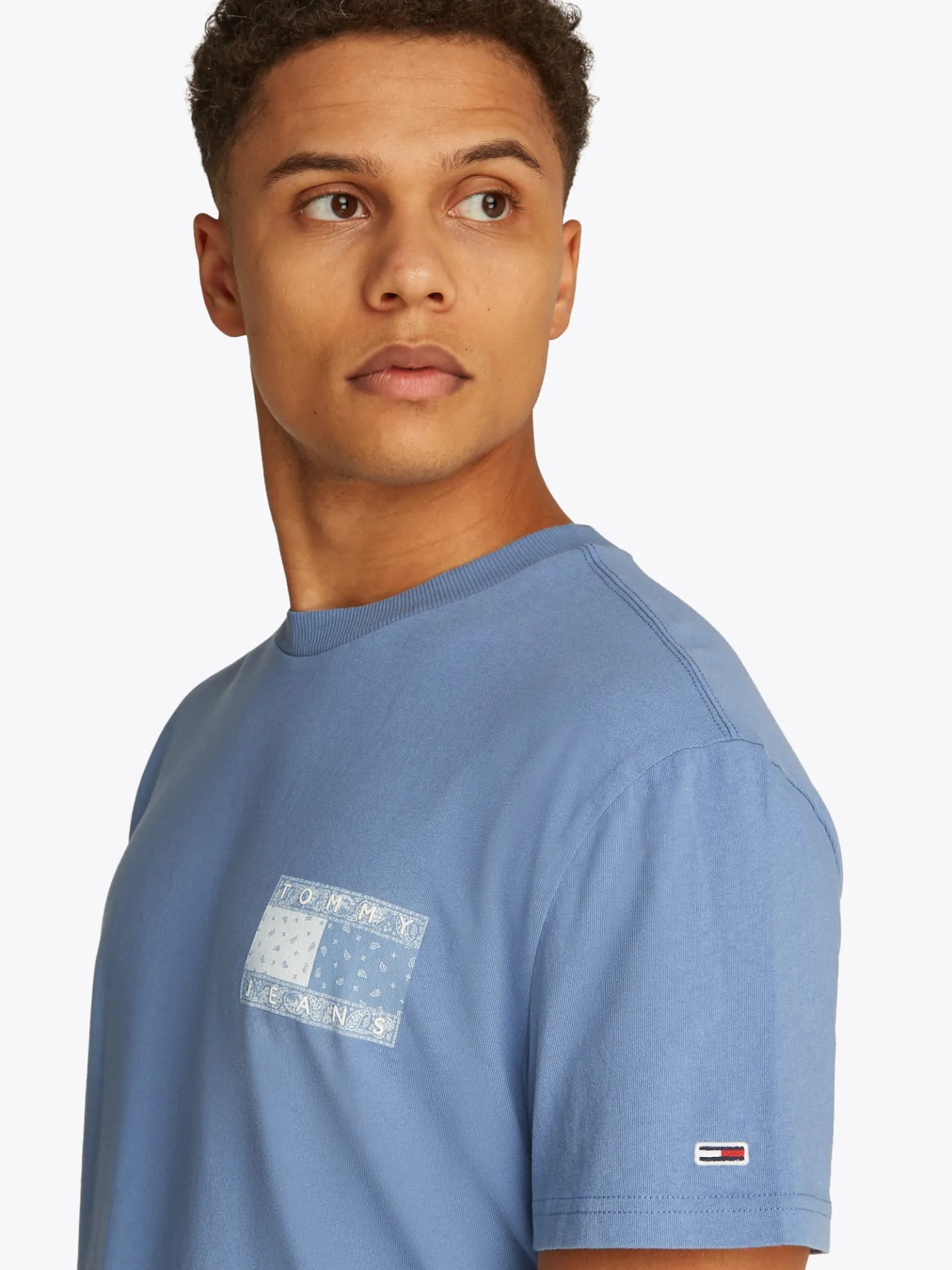 T-Shirt mit Logo hinten
